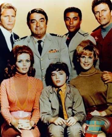 The Land of the Giants Cast