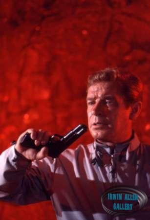 Richard Basehart in Voyage to the Bottom of the Sea
