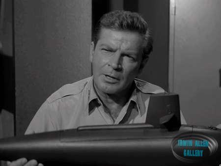 Richard Basehart in Voyage to the Bottom of the Sea
