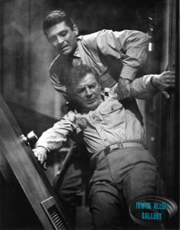David Hedison and Richard Basehart in Voyage to the Bottom of the Sea
