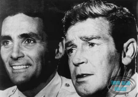 David Hedison and Richard Basehart in Voyage to the Bottom of the Sea
