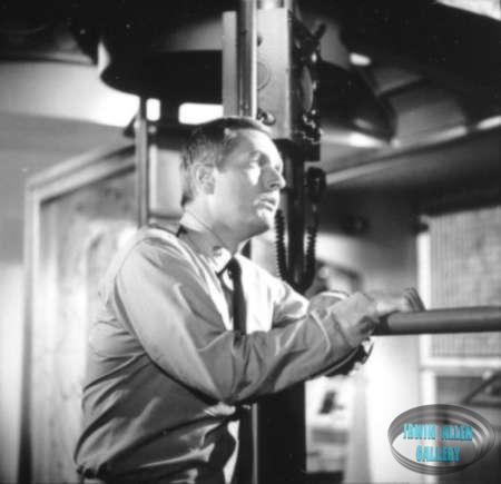 Robert Dowdell in Voyage to the Bottom of the Sea