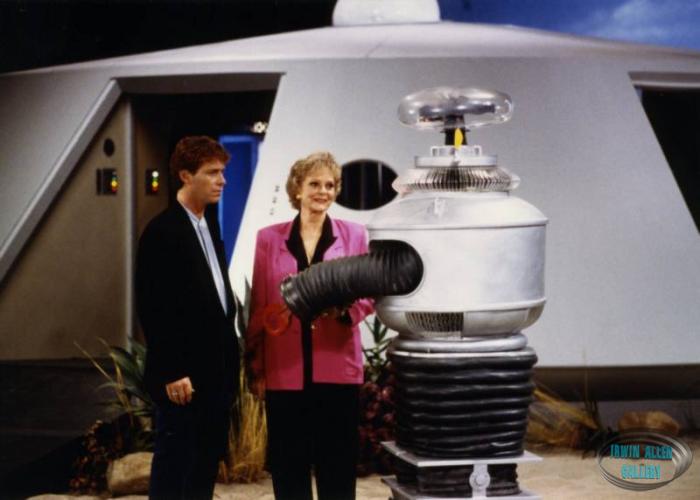 Bill Mumy, June Lockhart, and Robot