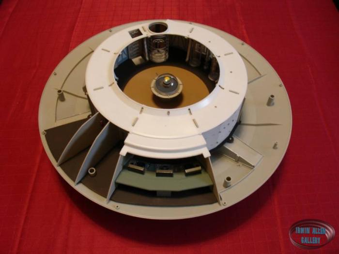 Build of the Moebius Models Jupiter 2 Kit
