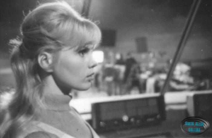Marta Kristen in Jupiter 2