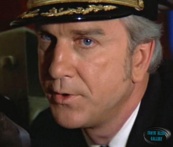 Leslie Nielsen - Captain Harrison